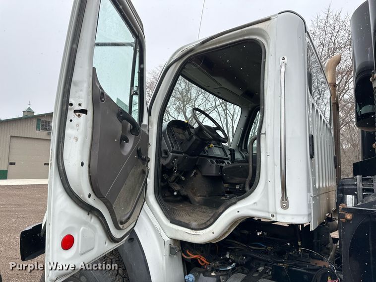 image for item DV0746 2011 Freightliner  Business class M2 hydrovac truck