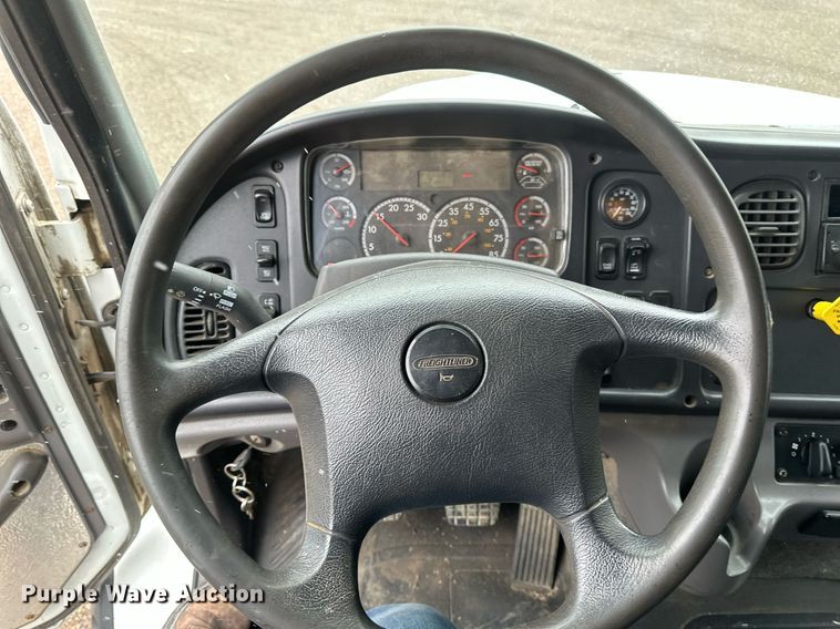 image for item DV0746 2011 Freightliner  Business class M2 hydrovac truck