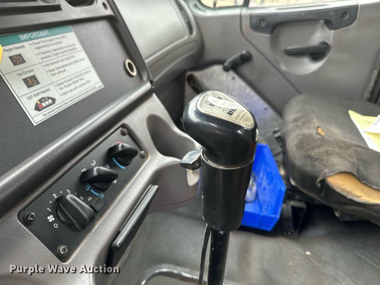 image for item DV0746 2011 Freightliner  Business class M2 hydrovac truck