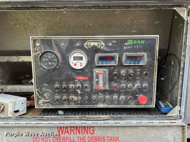 image for item DV0746 2011 Freightliner  Business class M2 hydrovac truck