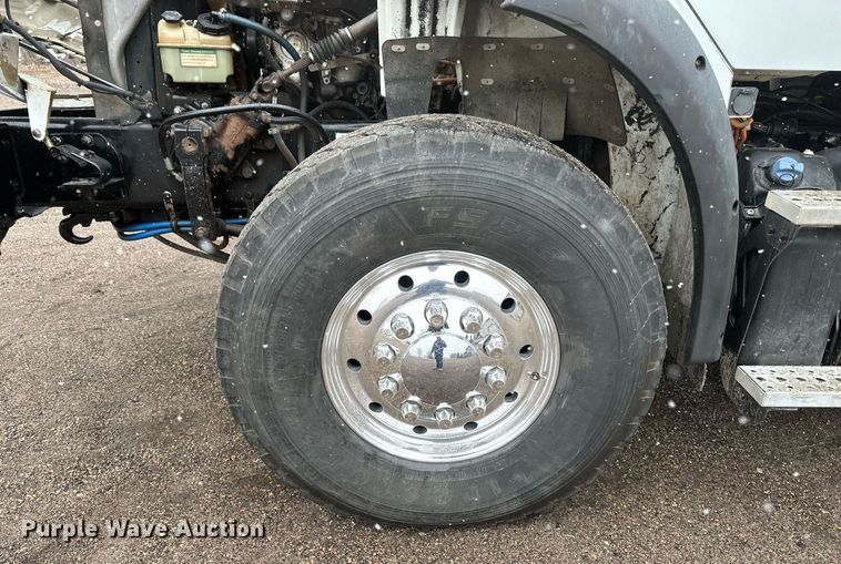 image for item DV0746 2011 Freightliner  Business class M2 hydrovac truck