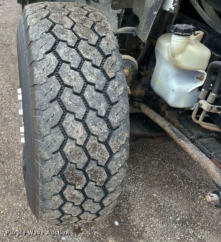 image for item DV0746 2011 Freightliner  Business class M2 hydrovac truck