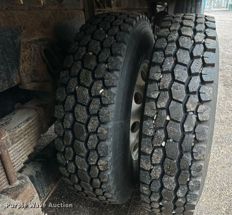 image for item DV0746 2011 Freightliner  Business class M2 hydrovac truck