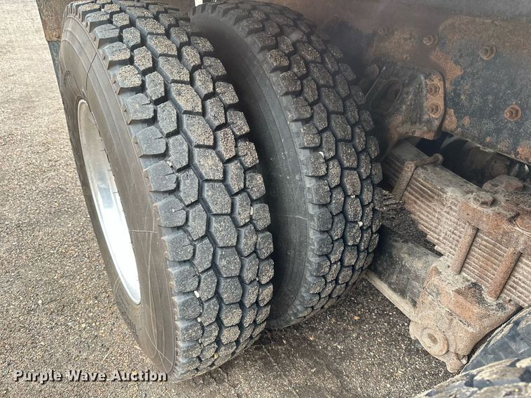 image for item DV0746 2011 Freightliner  Business class M2 hydrovac truck