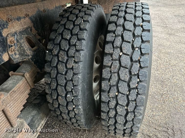 image for item DV0746 2011 Freightliner  Business class M2 hydrovac truck