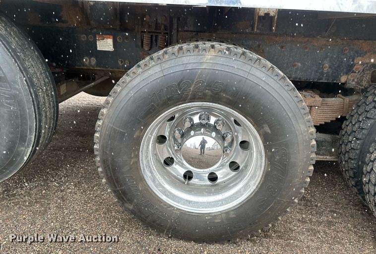 image for item DV0746 2011 Freightliner  Business class M2 hydrovac truck