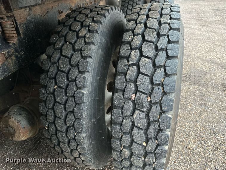 image for item DV0746 2011 Freightliner  Business class M2 hydrovac truck