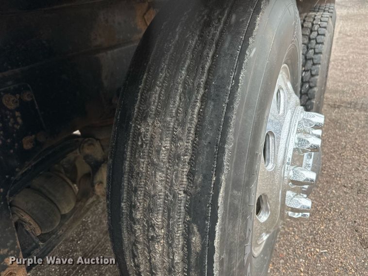 image for item DV0746 2011 Freightliner  Business class M2 hydrovac truck