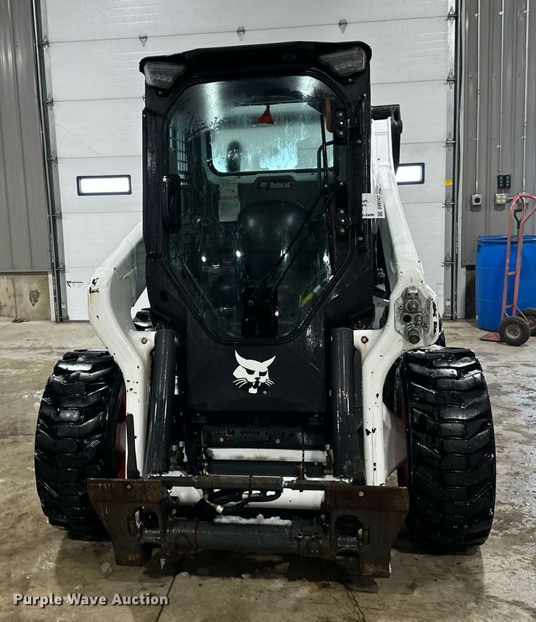 image for item DV0747 2022 Bobcat  S76 skid steer loader