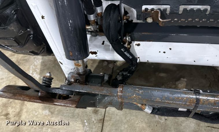 image for item DV0747 2022 Bobcat  S76 skid steer loader