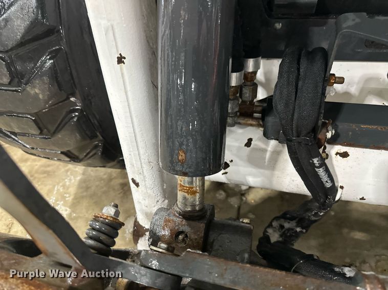 image for item DV0747 2022 Bobcat  S76 skid steer loader