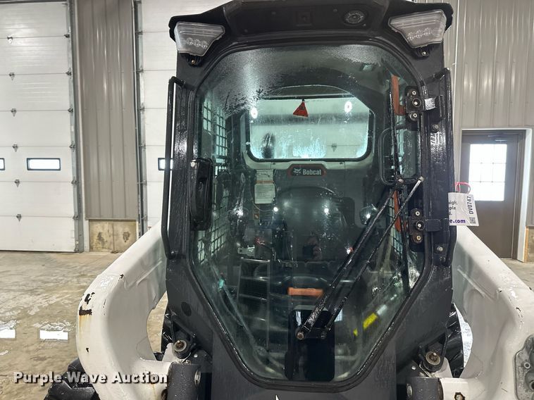 image for item DV0747 2022 Bobcat  S76 skid steer loader