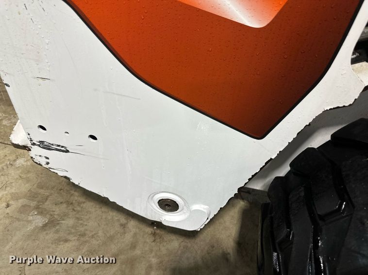 image for item DV0747 2022 Bobcat  S76 skid steer loader