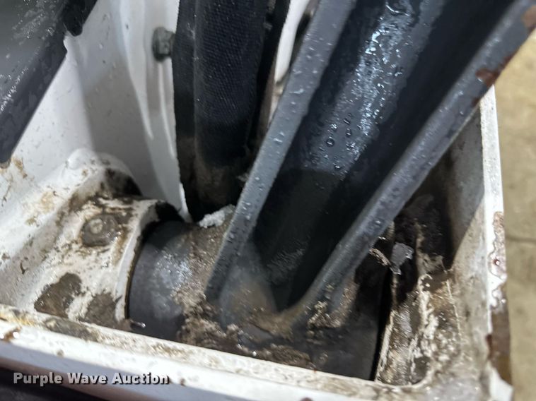 image for item DV0747 2022 Bobcat  S76 skid steer loader