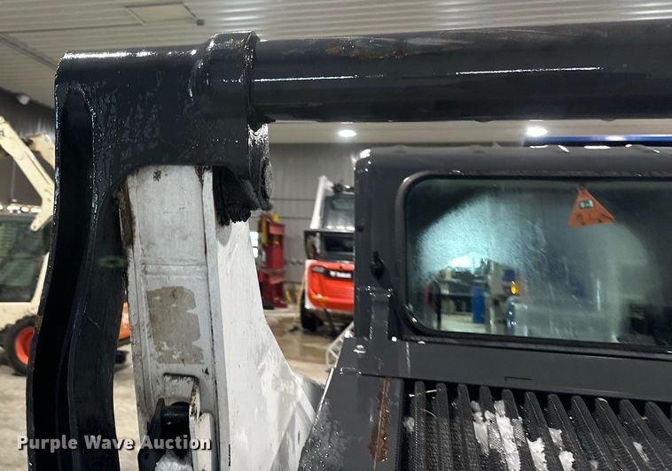 image for item DV0747 2022 Bobcat  S76 skid steer loader