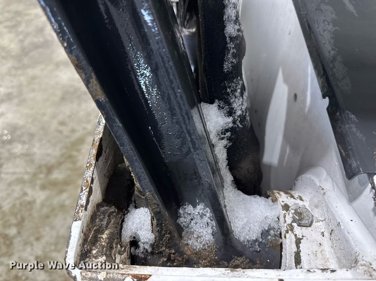 image for item DV0747 2022 Bobcat  S76 skid steer loader