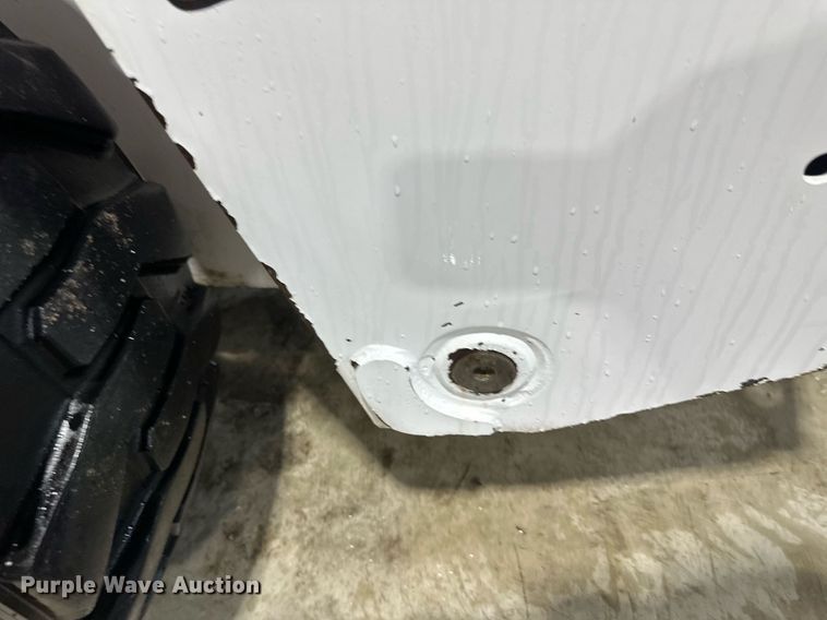 image for item DV0747 2022 Bobcat  S76 skid steer loader