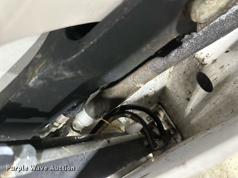 image for item DV0747 2022 Bobcat  S76 skid steer loader