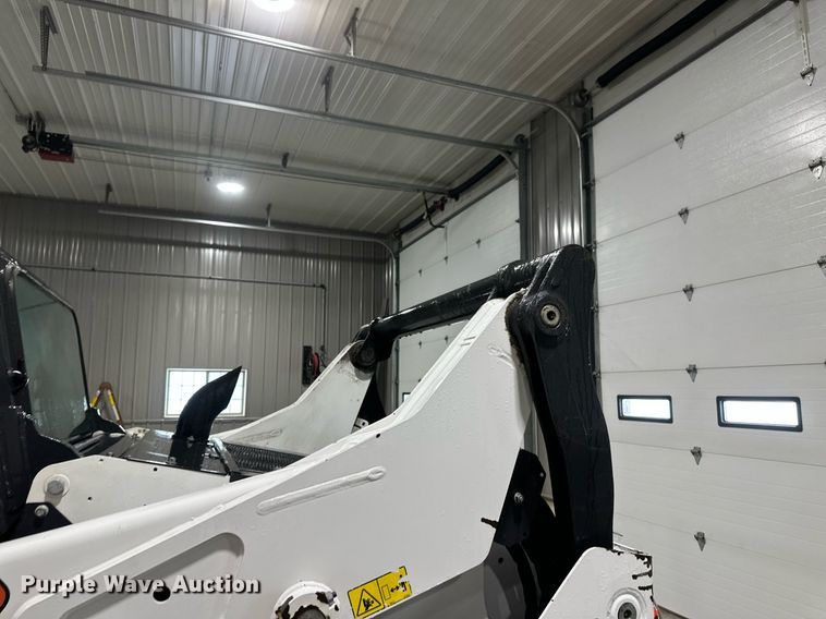 image for item DV0747 2022 Bobcat  S76 skid steer loader