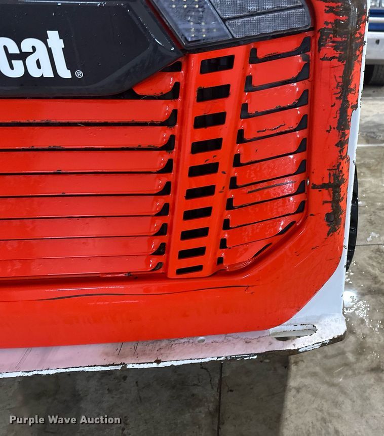 image for item DV0747 2022 Bobcat  S76 skid steer loader