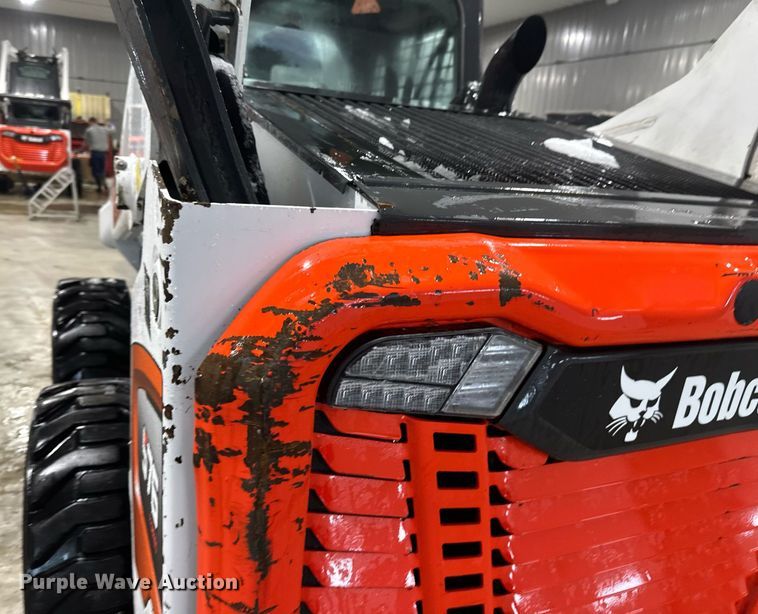 image for item DV0747 2022 Bobcat  S76 skid steer loader