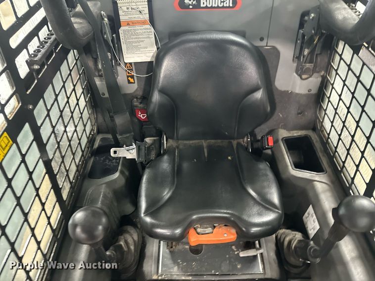 image for item DV0747 2022 Bobcat  S76 skid steer loader