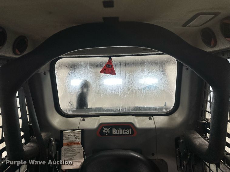 image for item DV0747 2022 Bobcat  S76 skid steer loader