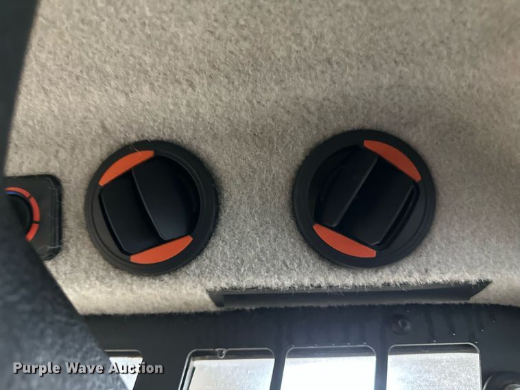 image for item DV0747 2022 Bobcat  S76 skid steer loader