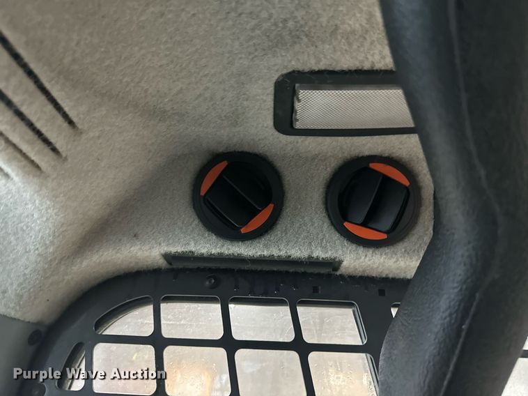 image for item DV0747 2022 Bobcat  S76 skid steer loader