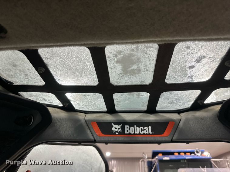 image for item DV0747 2022 Bobcat  S76 skid steer loader