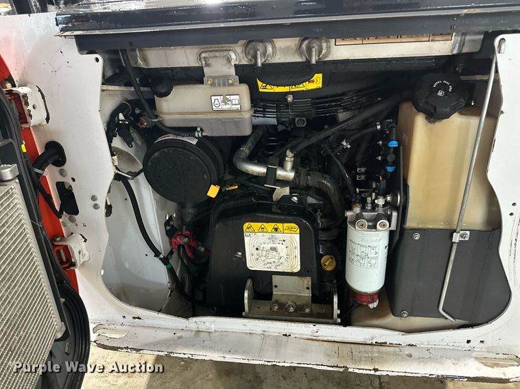 image for item DV0747 2022 Bobcat  S76 skid steer loader