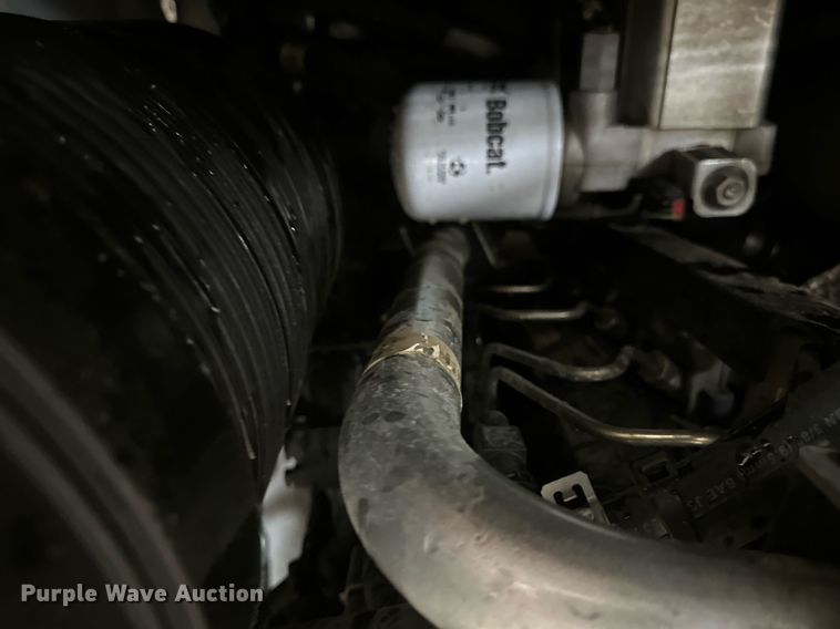 image for item DV0747 2022 Bobcat  S76 skid steer loader