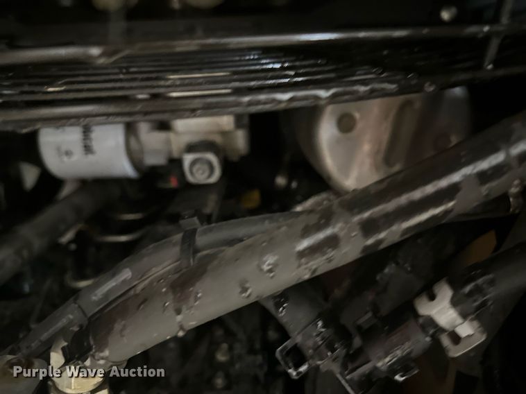 image for item DV0747 2022 Bobcat  S76 skid steer loader