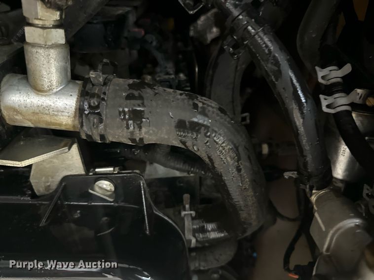 image for item DV0747 2022 Bobcat  S76 skid steer loader