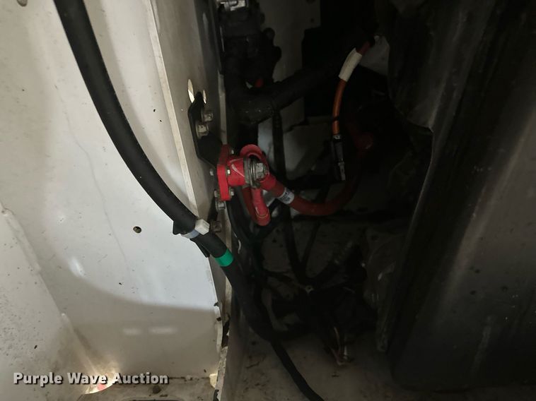 image for item DV0747 2022 Bobcat  S76 skid steer loader