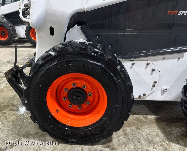 image for item DV0747 2022 Bobcat  S76 skid steer loader