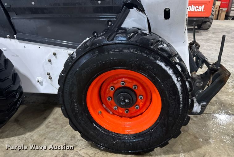 image for item DV0747 2022 Bobcat  S76 skid steer loader