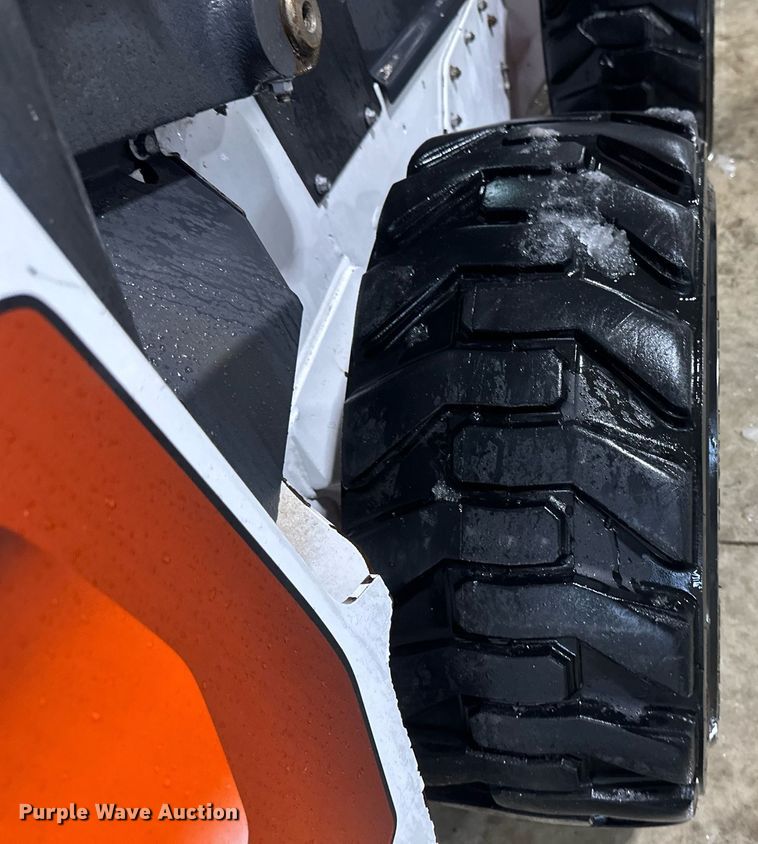 image for item DV0747 2022 Bobcat  S76 skid steer loader