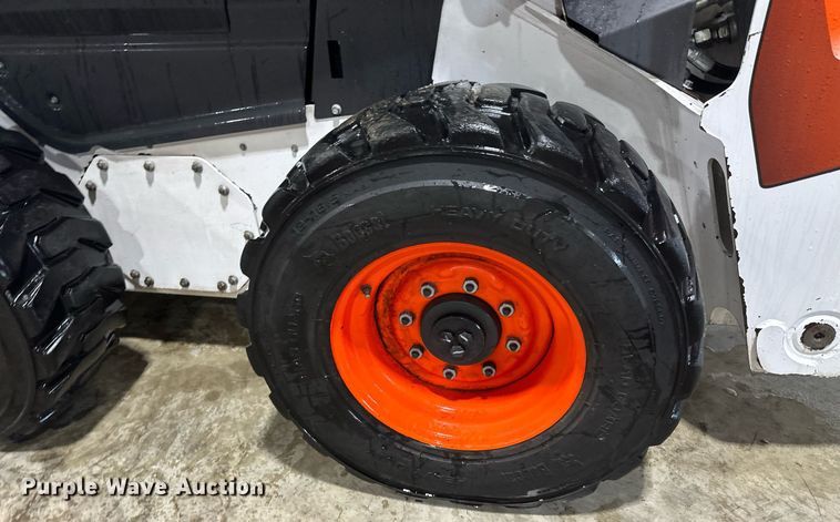 image for item DV0747 2022 Bobcat  S76 skid steer loader