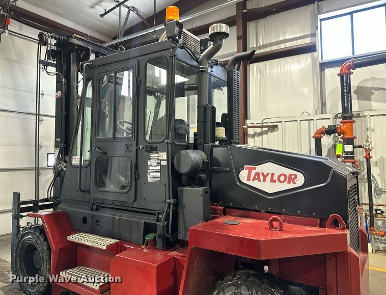 image for item DV0748 2017 Taylor X160 forklift