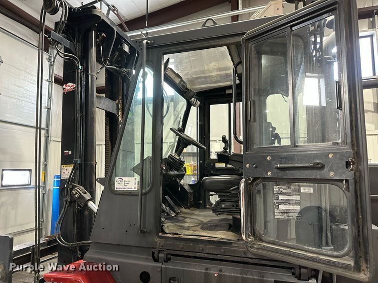 image for item DV0748 2017 Taylor X160 forklift
