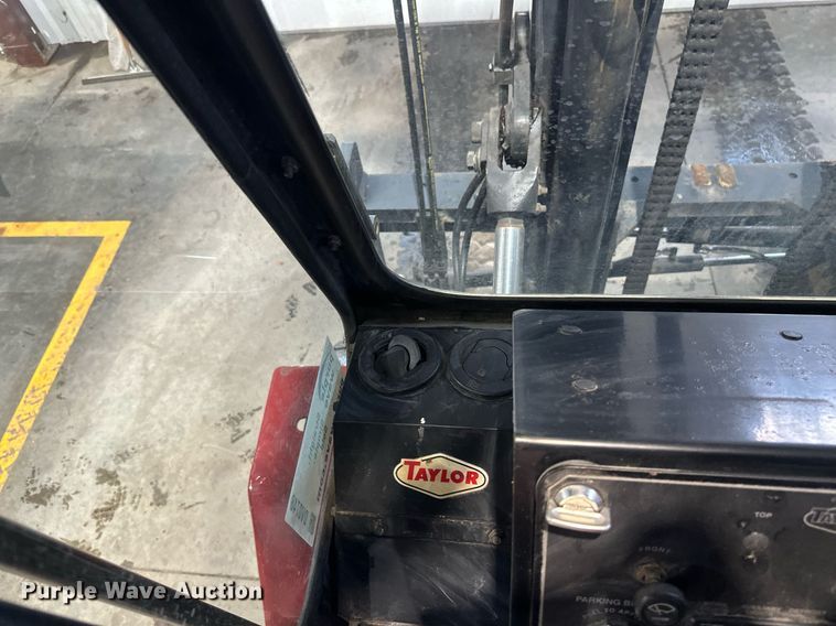image for item DV0748 2017 Taylor X160 forklift