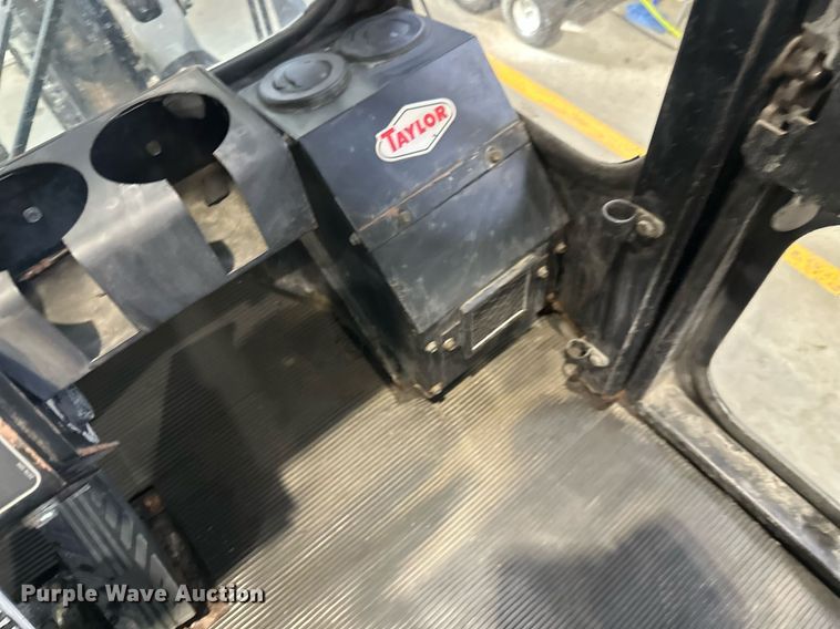 image for item DV0748 2017 Taylor X160 forklift