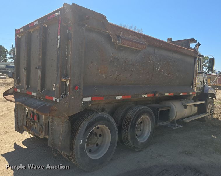 image for item DV1331 2001 Mack CX613 dump truck
