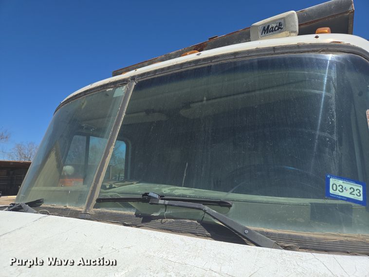 image for item DV1331 2001 Mack CX613 dump truck