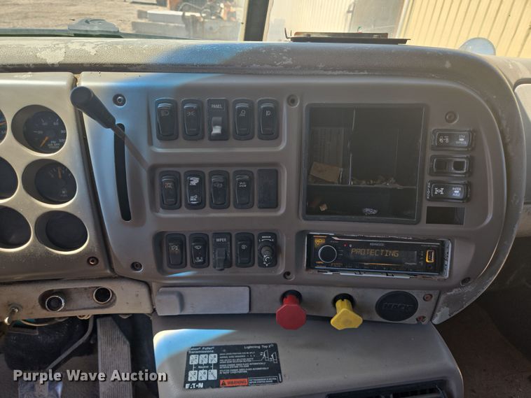 image for item DV1331 2001 Mack CX613 dump truck