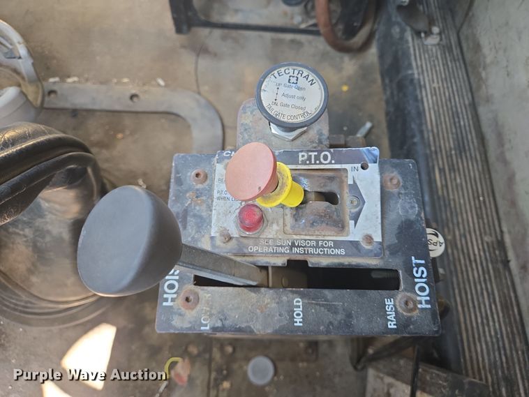 image for item DV1331 2001 Mack CX613 dump truck