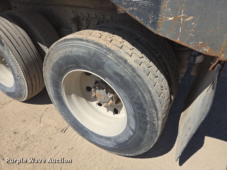 image for item DV1331 2001 Mack CX613 dump truck