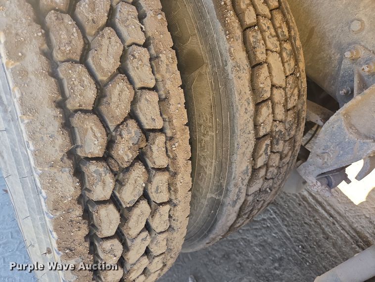 image for item DV1331 2001 Mack CX613 dump truck