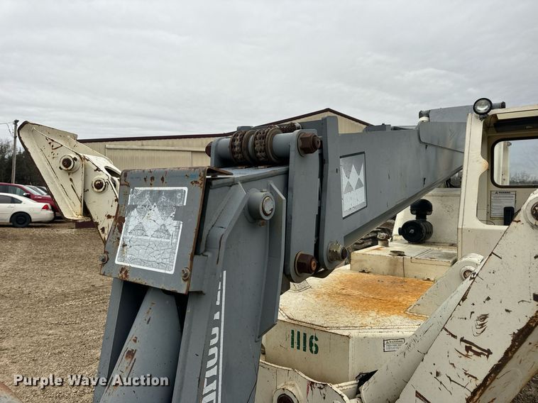 image for item DV1889 Terex SS1048 telehandler